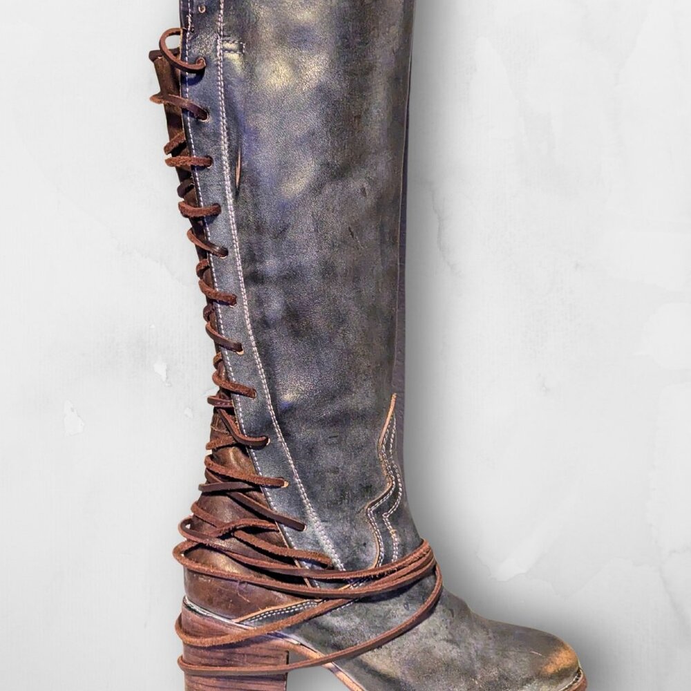 Freebird by Steven Most Wanted Coal Boot in Rare and Retired "Ice" Color size 8